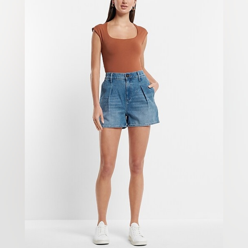 Express Jean Shorts Pleated Super High Waisted Medium Wash Denim Women's XL